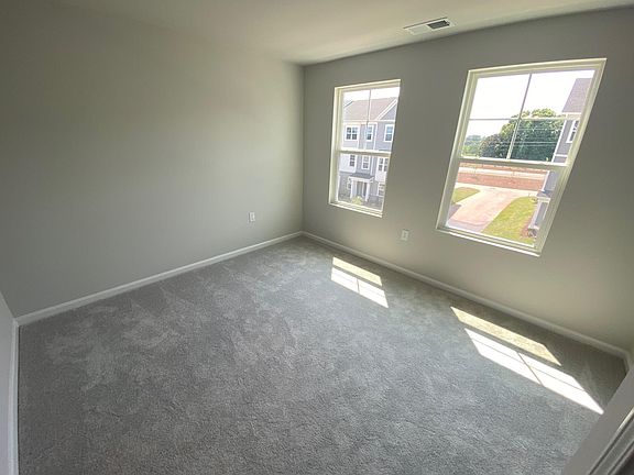 5th image of 640 Gimari Dr