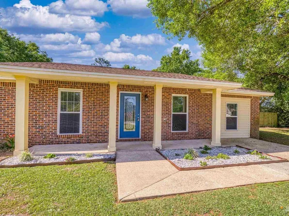 333 Western Pine Rd, Cantonment, FL 32533