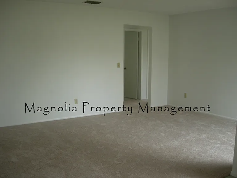 7729 Indian Ridge Trl N — Photo 15