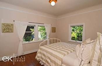 4th image of 6823 32nd Ave NE