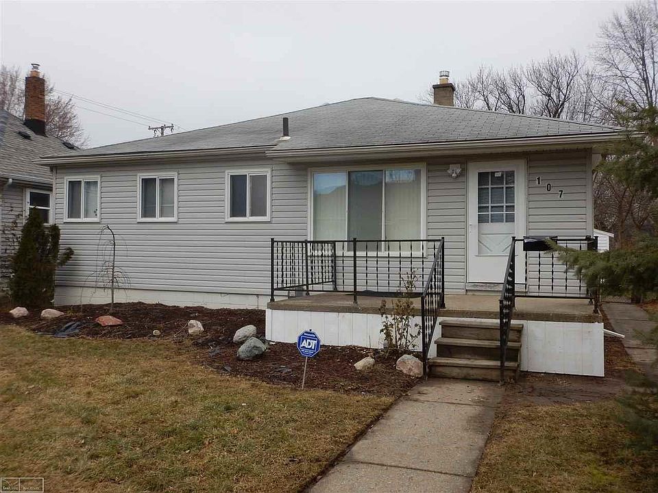 1st image of 107 Eastman St