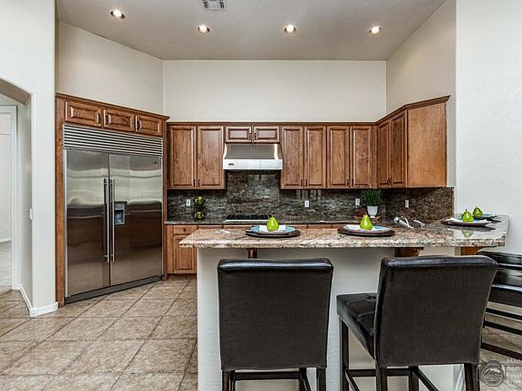 Gourmet Kitchen w/ Built-In Refer
