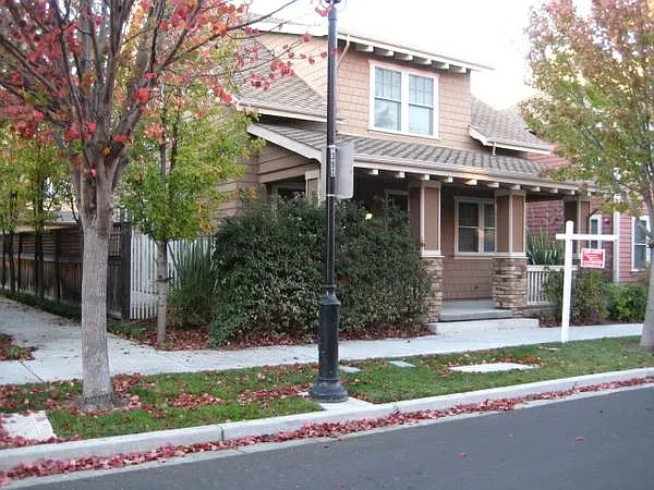 2033 Cabrillo Ln photo 1