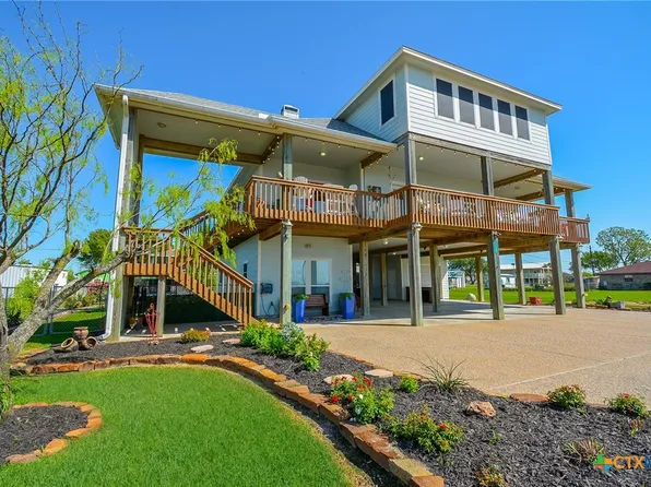 1465 W Bayshore Dr, Palacios, TX 77465