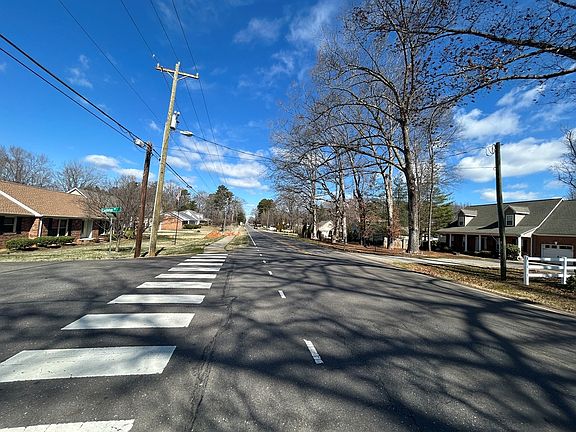 4th image of 3120 Middlebrook Dr