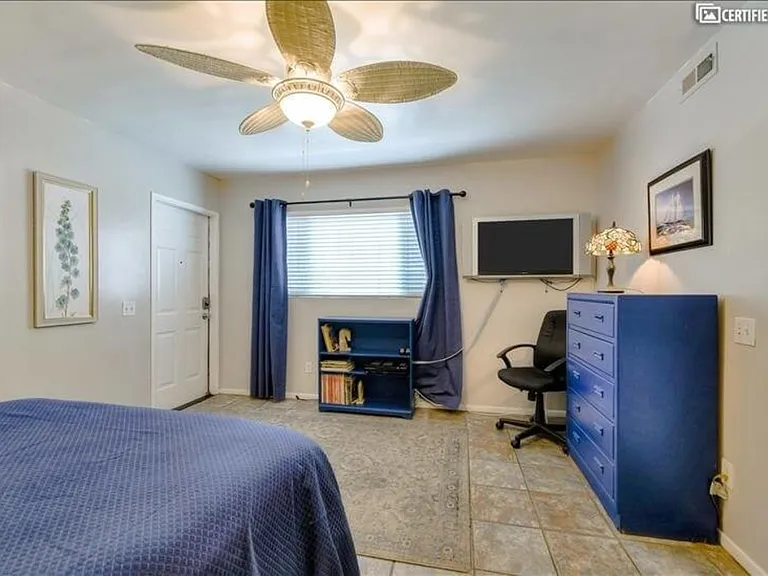 5118 W Point Loma Blvd — Photo 9