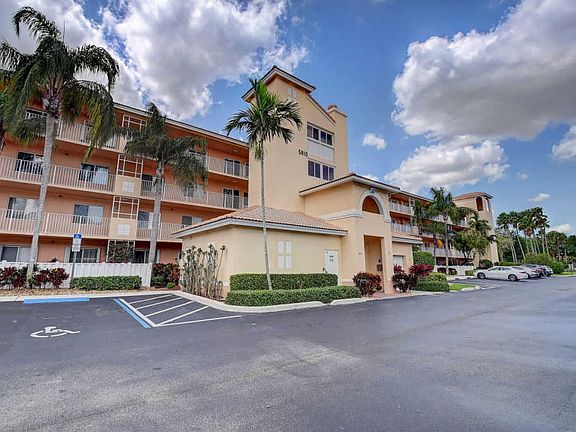 3rd image of 5810 Crystal Shores Dr APT 305