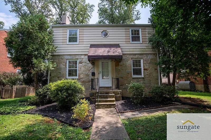 3 bed, 2.5 bath, 1568 sqft, $2,975 — Photo 1