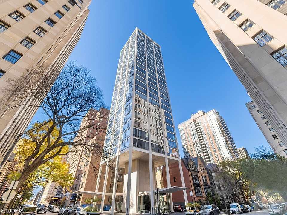 1st image of 1300 N Astor St Unit 28A