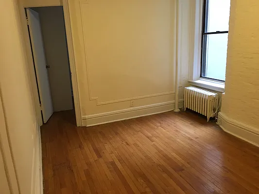 Rented by Chartwell Manhattan Realty | media 25