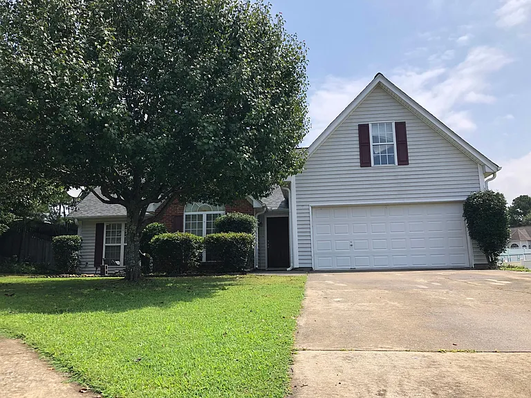 976 Sham Pointe Dr — Photo 1