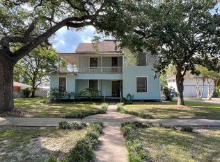 309 Welch Ave, Palacios, TX 77465