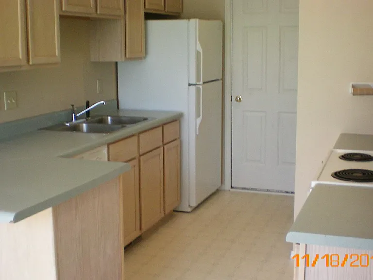 813 Mantle Dr #D — Photo 2