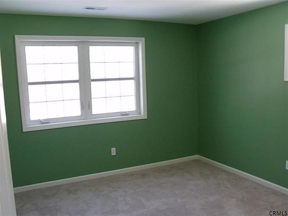 3rd image of 12 Knollwood Dr