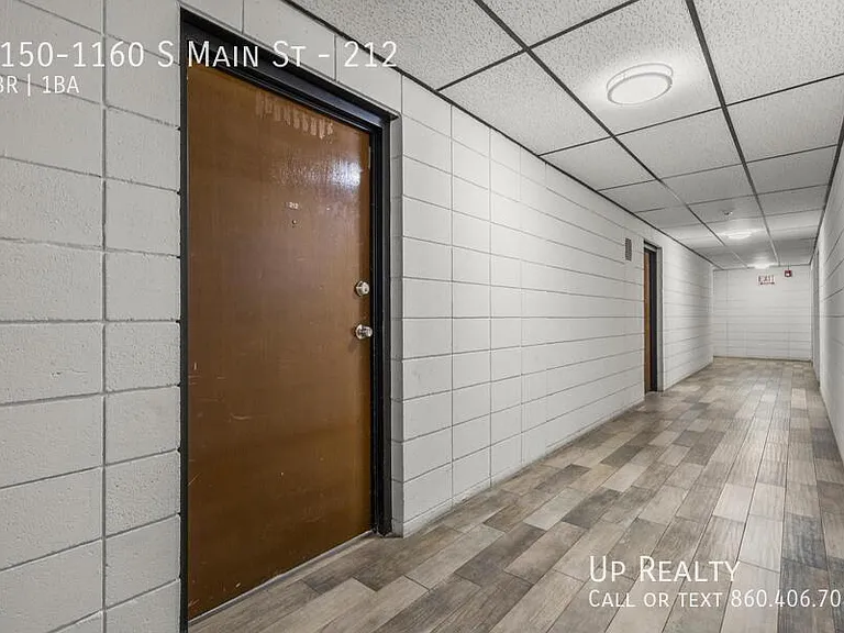 1150-1160 S Main St #212 — Photo 6