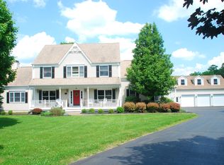 2 Vantage Dr, Flemington, NJ 08822