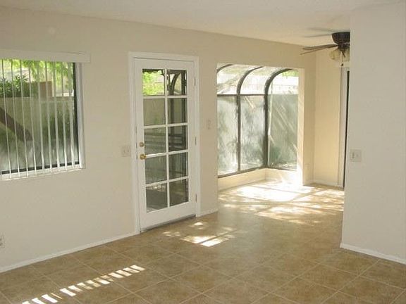 5th image of 428 Bradshaw Ln