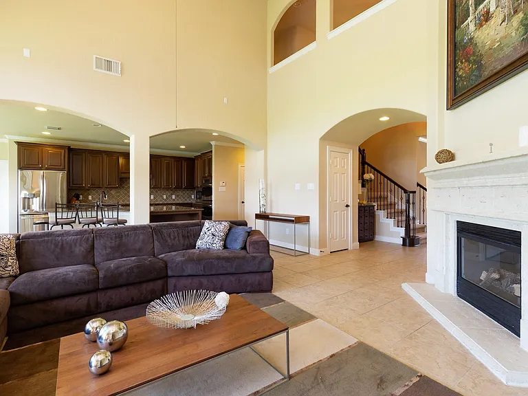 162 W Hullwood Ct — Photo 11