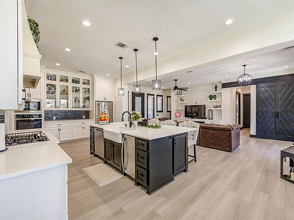 4th image of 1607 Avenue E