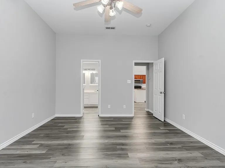 7321 Grass Valley Trl — Photo 17