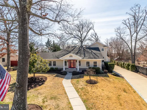 6427 Melia St, Springfield, VA 22150