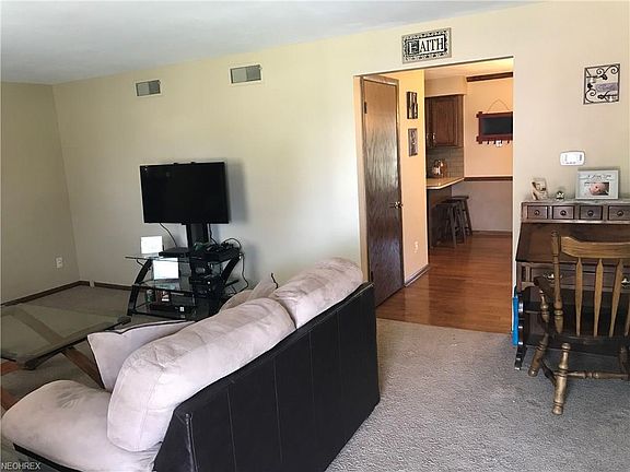 4th image of 1438 Rose Hedge Ct