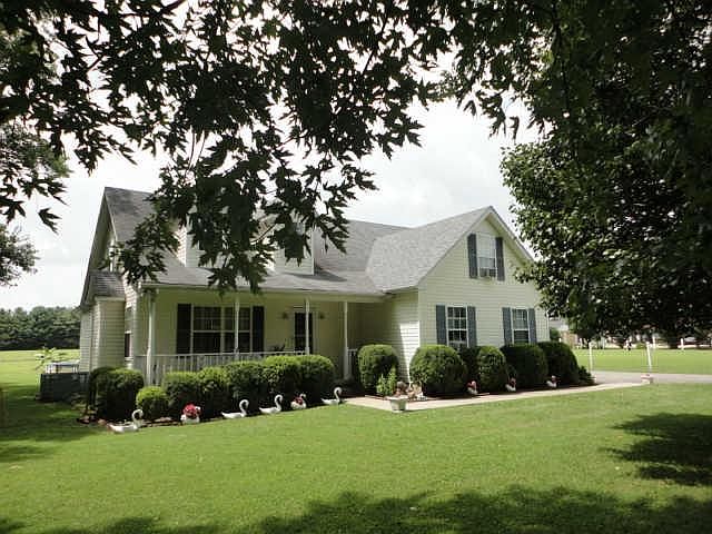 2nd image of 2766 Bradyville Pike