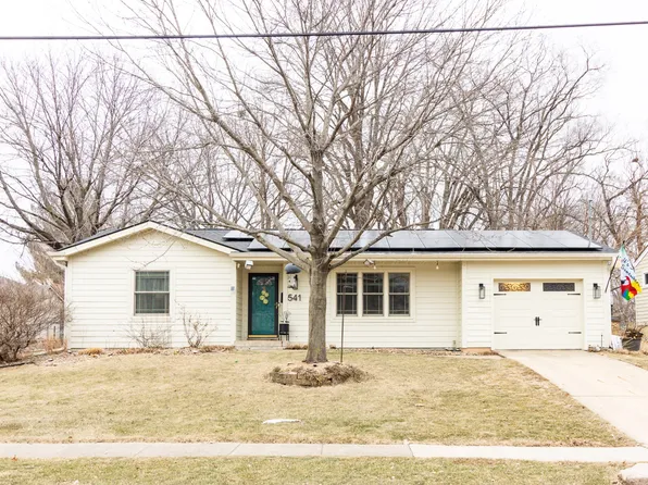 541 16th St, West Des Moines, IA 50265