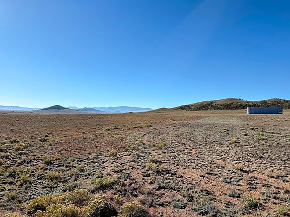 2nd image of 2864 Summit Road