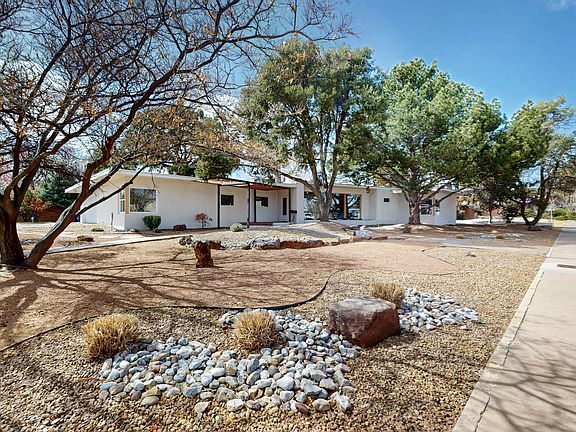 3rd image of 901 Valverde Dr SE