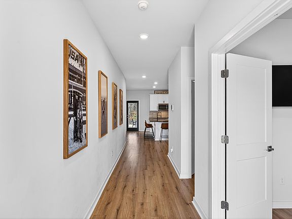 3rd image of 335 Amy Marie Ln