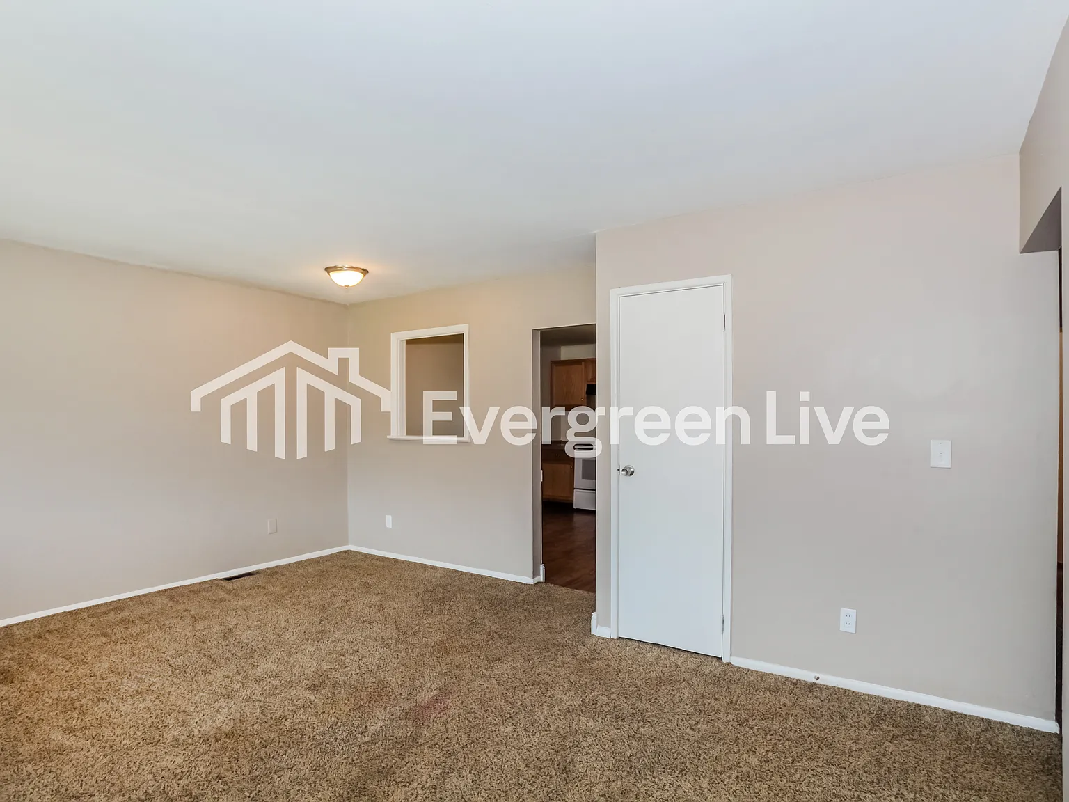 3 bed, 1.0 bath, 1012 sqft, $1,795 — Photo 4