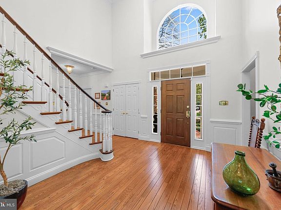 4th image of 44 Stanwyck Rd