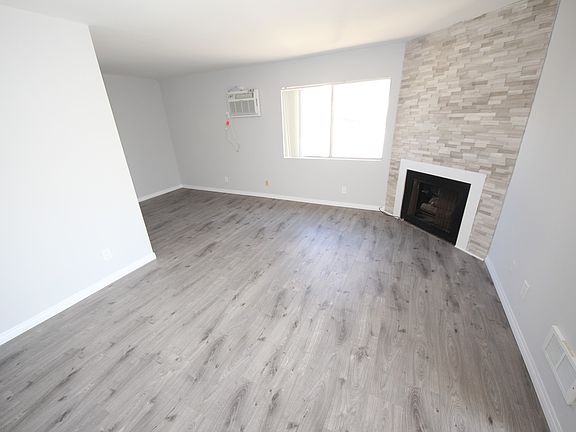 4th image of 1631 S Westgate Ave APT 8