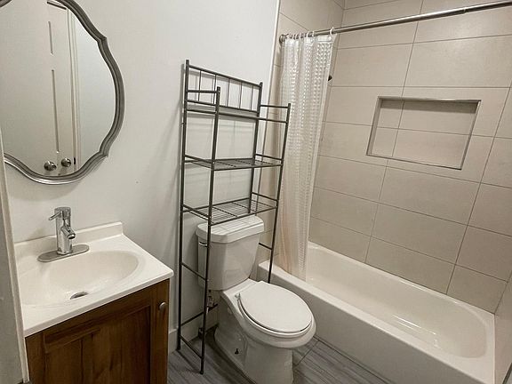 3rd image of 4421 Mayflower St