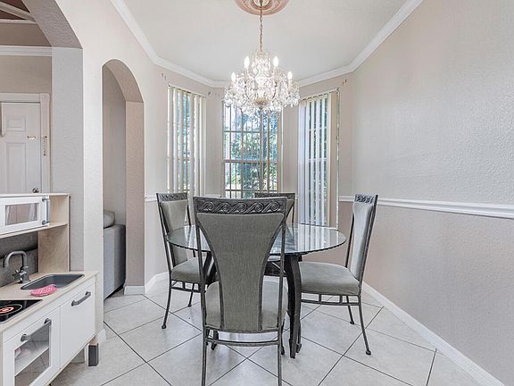 5th image of 109 Belmont Pl