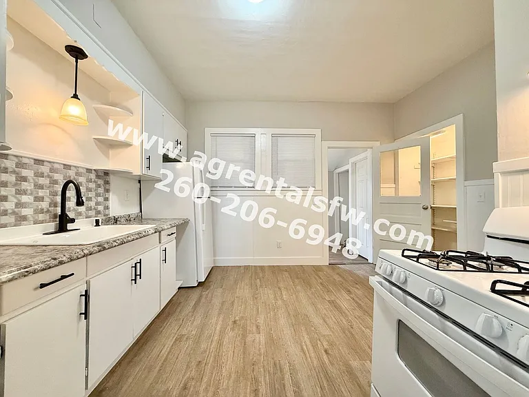615 S Jefferson St — Photo 7