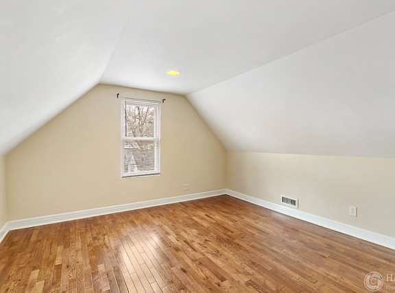 3rd image of 821 N Jackson St