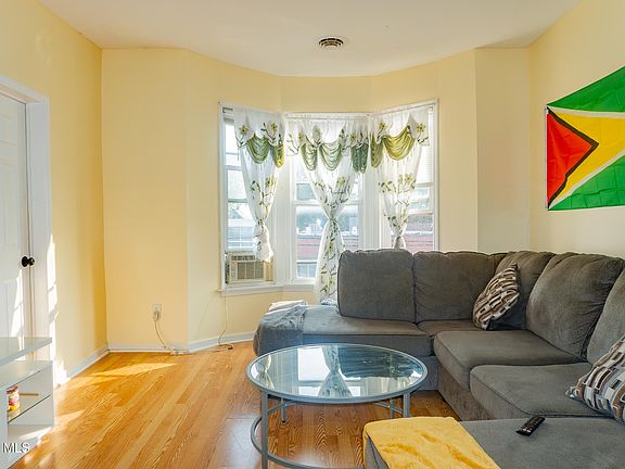 3rd image of 943 State Street