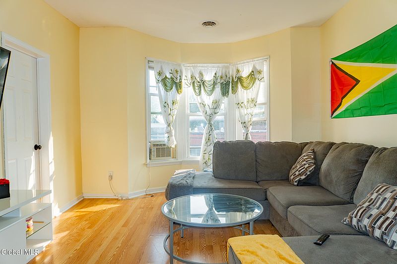3rd image of 943 State Street