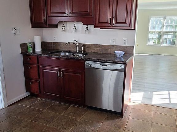 4th image of 4527 Saucon Valley Ct
