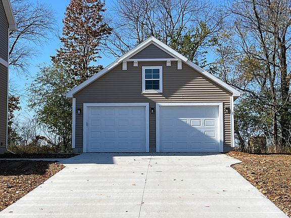 2nd image of Oakwood Dr #6BSEQJ