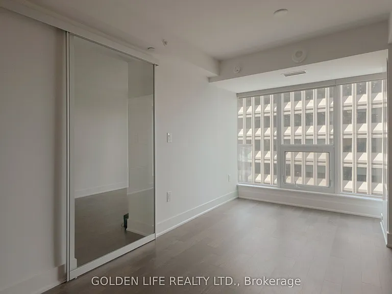 955 Bay St #1614 — Photo 6