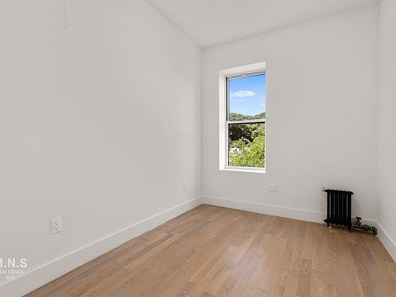 4th image of 975 Washington Ave #4B1