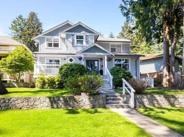 448 Brand St, North Vancouver, BC V7N 1G1