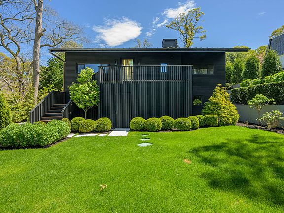 2nd image of 18 Knoll Rd