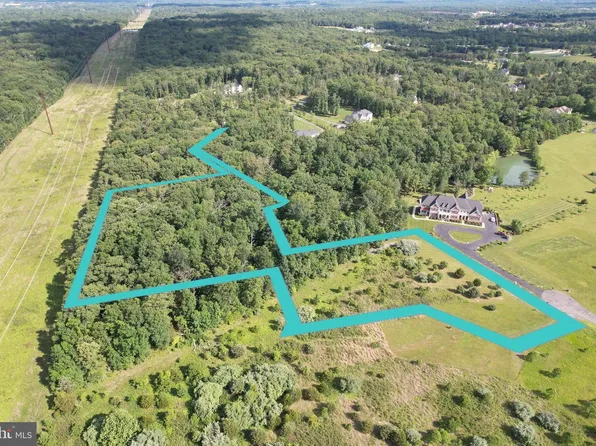 6500 Bull Run Woods Trl, Centreville, VA 20120