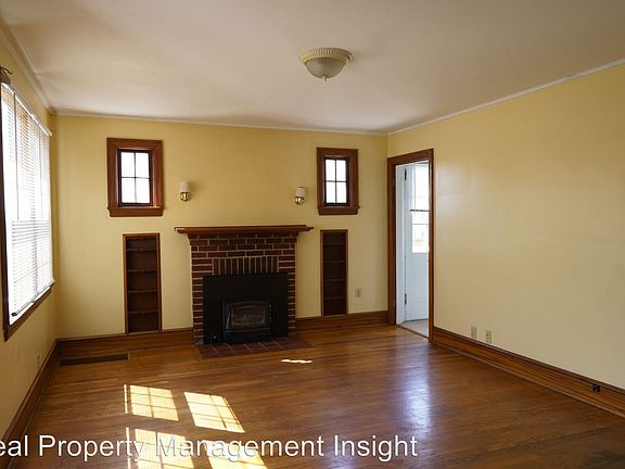 3rd image of 202 Hagan St