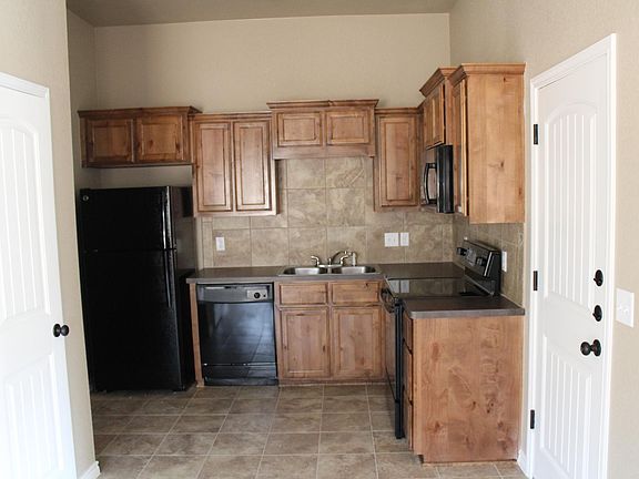 4th image of 204 Sladecek Dr #A