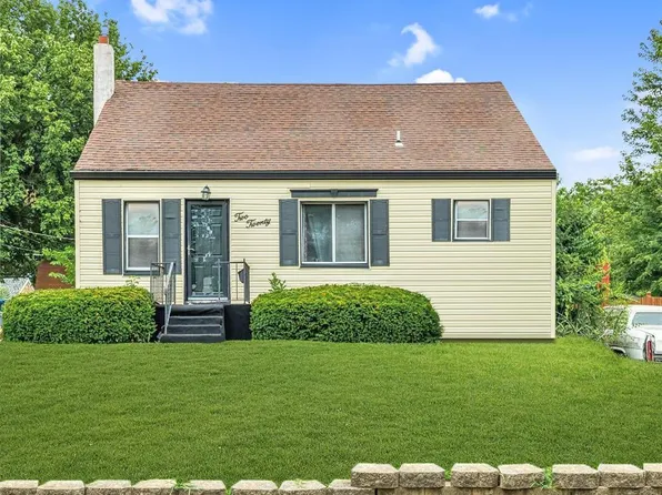 220 Ames Pl, Saint Louis, MO 63135